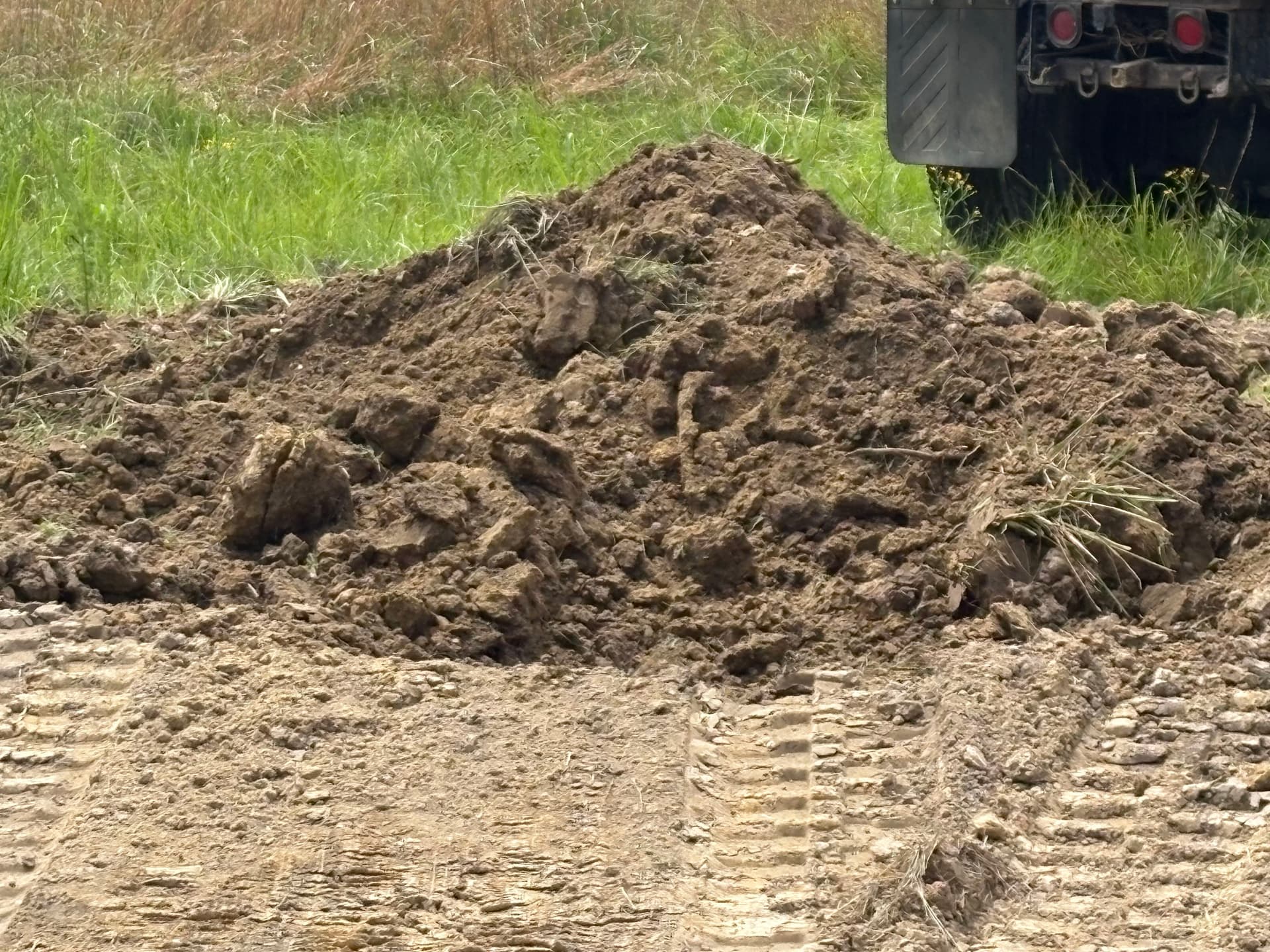 Clean Fill Dirt and Topsoil Available - Ready to Deliver image